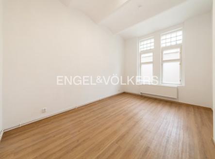 Pronájem kanceláře, 76 m²