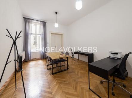 Pronájem kanceláře, 76 m²