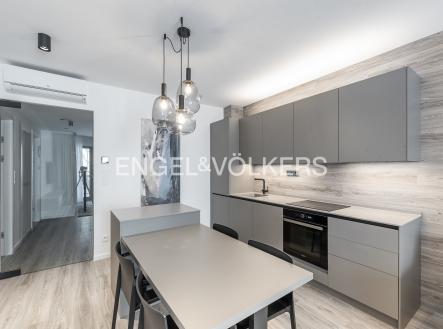 Pronájem bytu, 2+kk, 47 m²