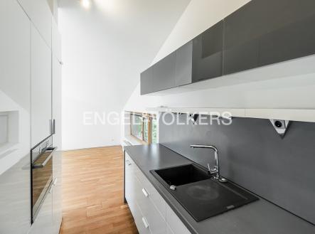 Pronájem domu/vily, 140 m²