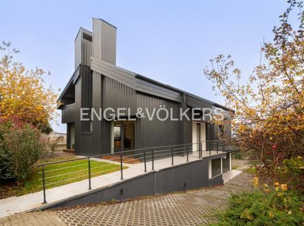 Pronájem domu/vily, 345 m²