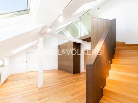 Pronájem bytu, 3+1, 130 m²