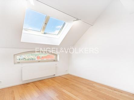 Pronájem bytu, 3+1, 130 m²