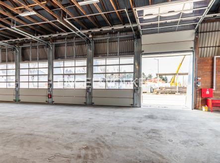 Pronájem komerčního objektu, sklad, 1 200 m²