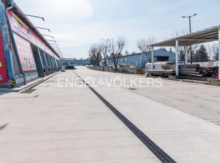 Pronájem komerčního objektu, sklad, 1 200 m²