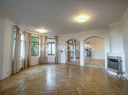 Pronájem domu/vily, 250 m²