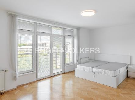 Pronájem bytu, 1+kk, 40 m²