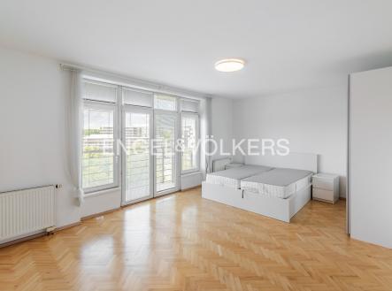 Pronájem bytu, 1+kk, 40 m²