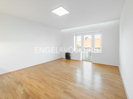 Pronájem bytu, 1+kk, 38 m²