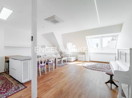 Pronájem bytu, 4+kk, 150 m²