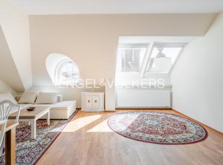 Pronájem bytu, 4+kk, 150 m²
