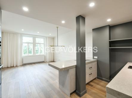 Pronájem bytu, 4+kk, 107 m²