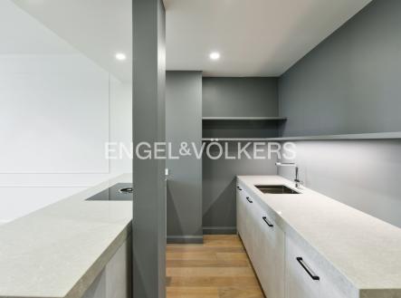 Pronájem bytu, 4+kk, 107 m²