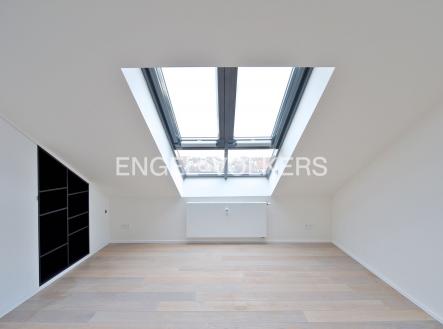 Pronájem bytu, 1+kk, 39 m²