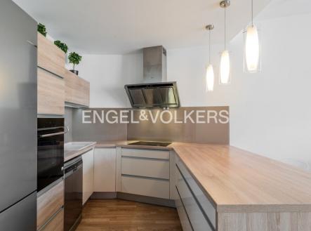 Pronájem bytu, 4+kk, 125 m²