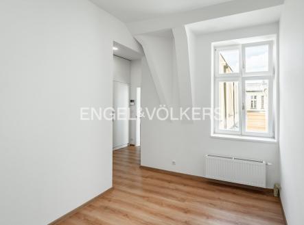 Pronájem bytu, 2+kk, 82 m²