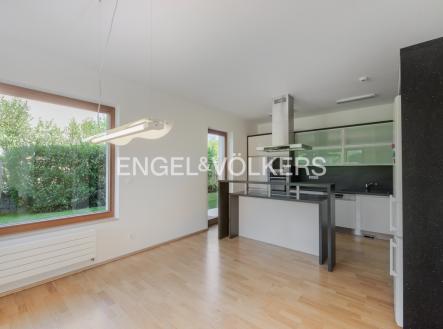 Pronájem domu/vily, 360 m²