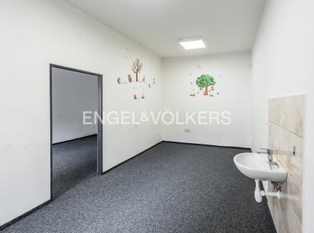 Pronájem kanceláře, 94 m²