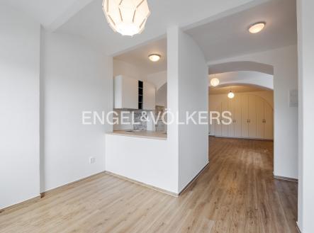 Pronájem bytu, 1+kk, 50 m²