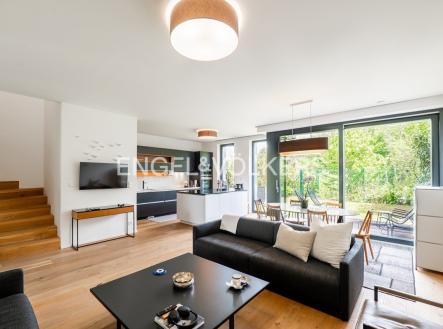 Pronájem domu/vily, 216 m²