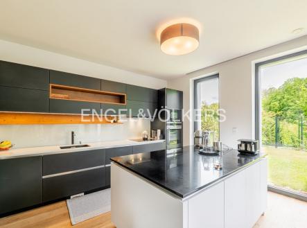 Pronájem domu/vily, 216 m²