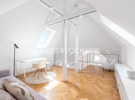 Pronájem bytu, 3+1, 144 m²