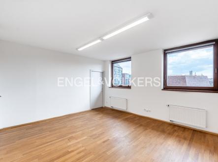 Pronájem kanceláře, 147 m²