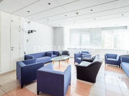 Pronájem kanceláře, 61 m²