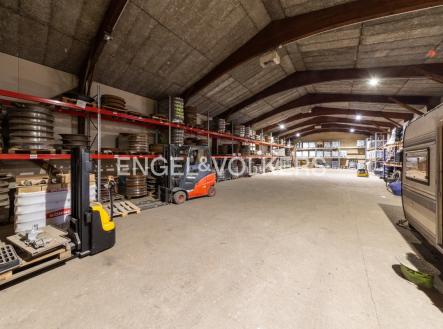 Pronájem komerčního objektu, sklad, 740 m²