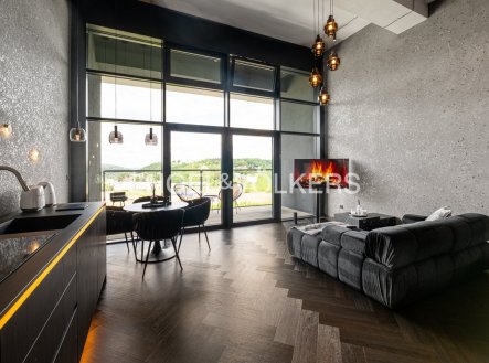Designový loft 2+kk s terasou v rezidenci Vanguard Prague