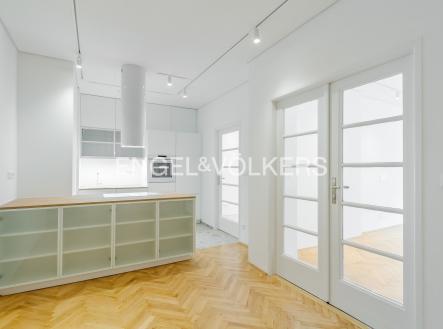 Pronájem bytu, 2+1, 58 m²