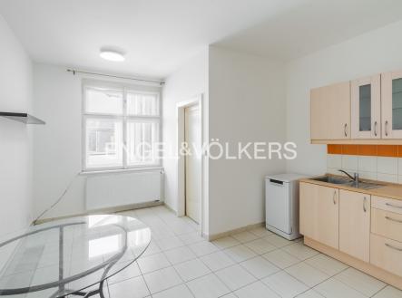 Pronájem bytu, 1+1, 60 m²