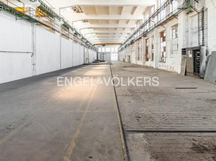 Pronájem komerčního objektu, sklad, 1 100 m²