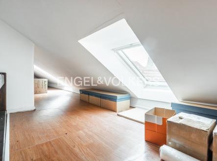 Pronájem kanceláře, 93 m²