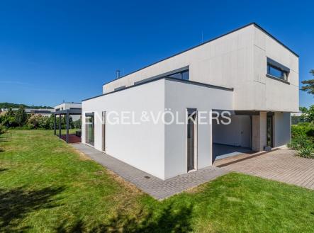 Pronájem domu/vily, 290 m²