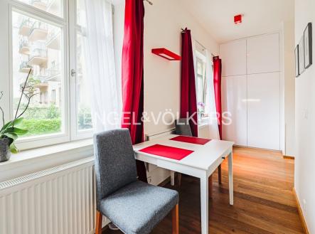 Pronájem bytu, 1+kk, 38 m²