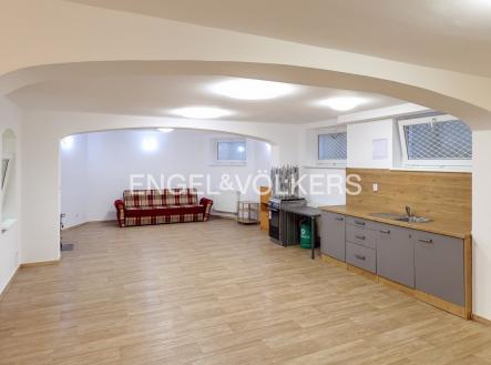 Pronájem kanceláře, 88 m²