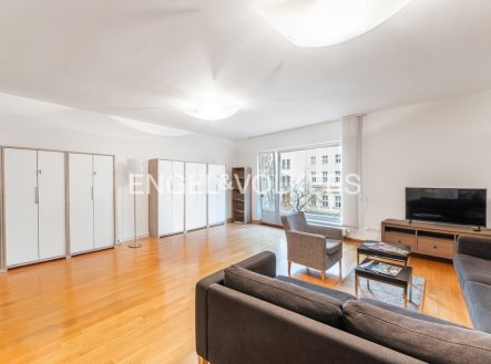 Světlý byt 4+kk v residenci s parkingem