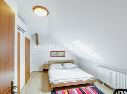 Pronájem bytu, 3+kk, 127 m²