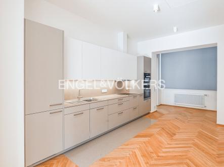 Pronájem bytu, 4+kk, 202 m²