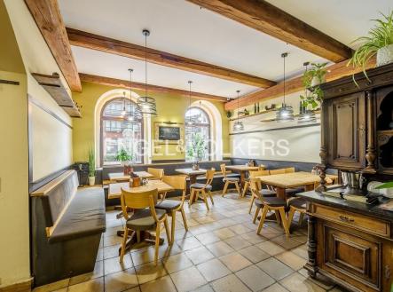 Pronájem restaurace, 443 m²