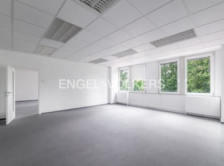 Pronájem kanceláře, 110 m²