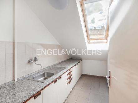 Pronájem kanceláře, 73 m²