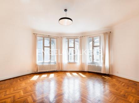 Pronájem kanceláře, 92 m²