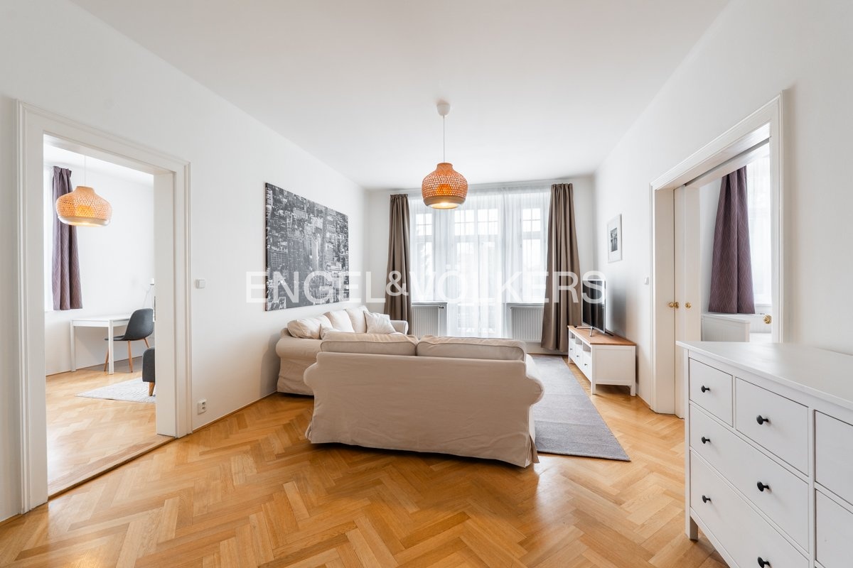 1 P1589905-HDR_Web