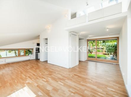 Pronájem bytu, 3+kk, 140 m²