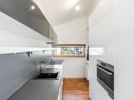 Pronájem bytu, 3+kk, 140 m²