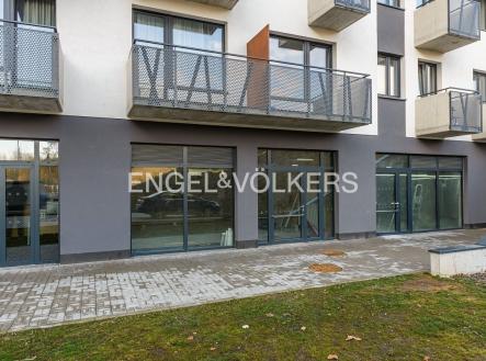 Pronájem obchodní prostory, 84 m²