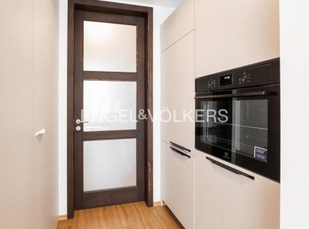 Pronájem bytu, 2+kk, 65 m²
