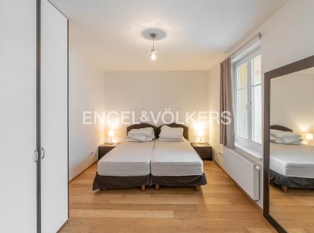 Pronájem bytu, 3+kk, 94 m²